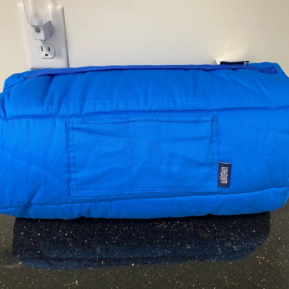 NWT Wildkin blue roll up nap mat